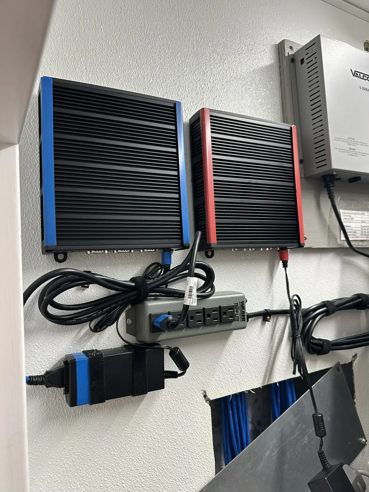 Redundant edge appliance deployment in commercial network infrastructure