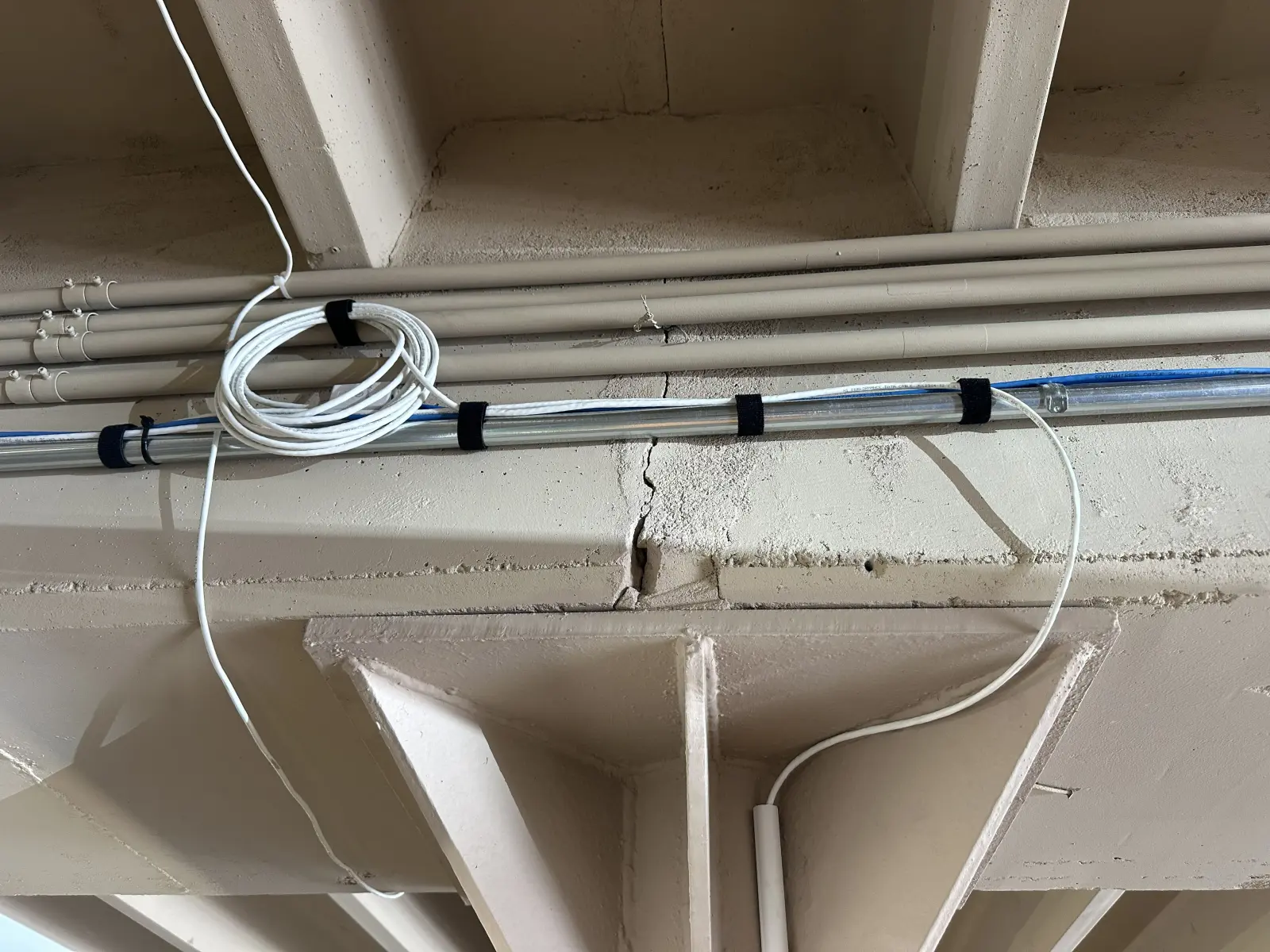 Structured cabling run with support and routing